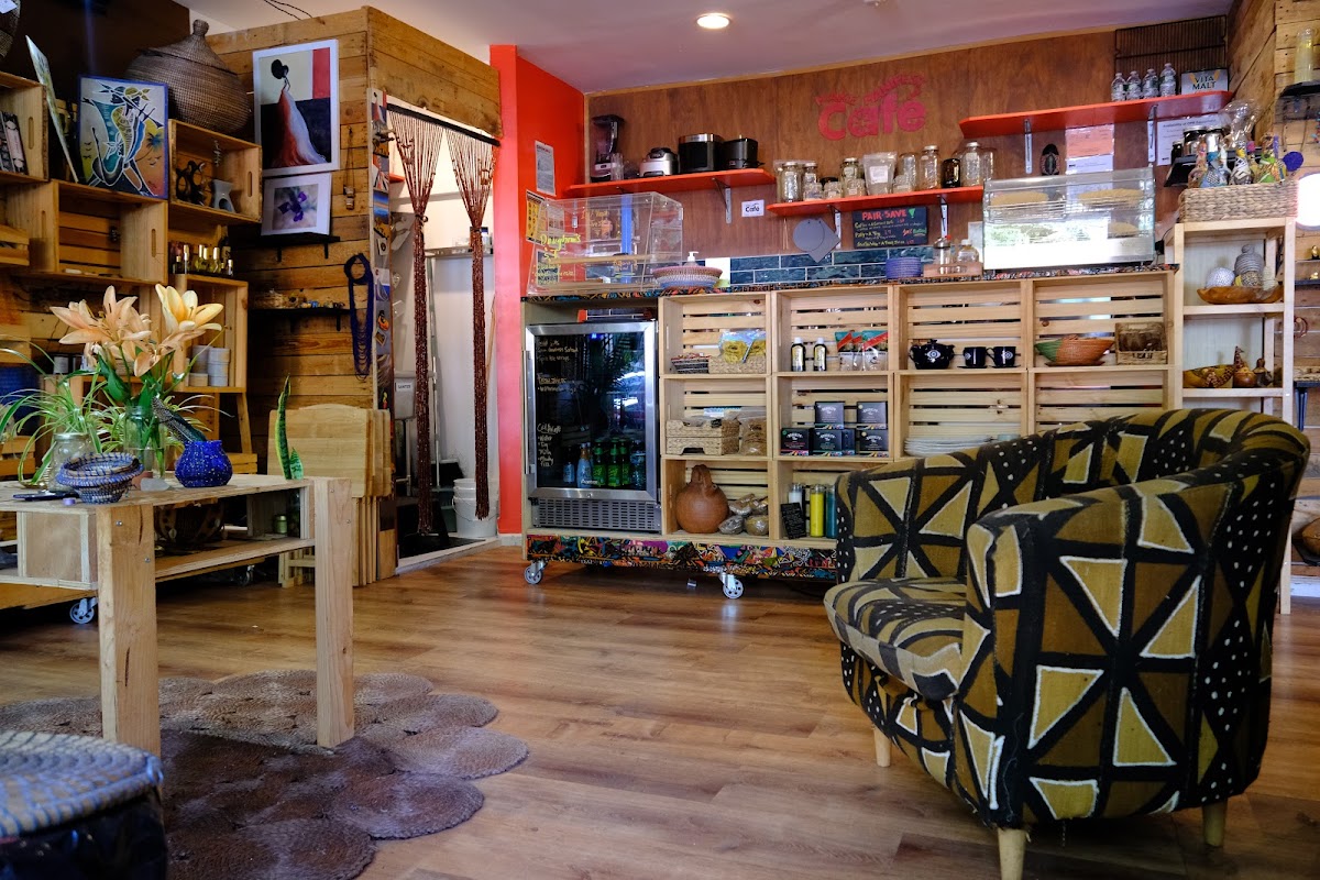 Make Manifest Cafe