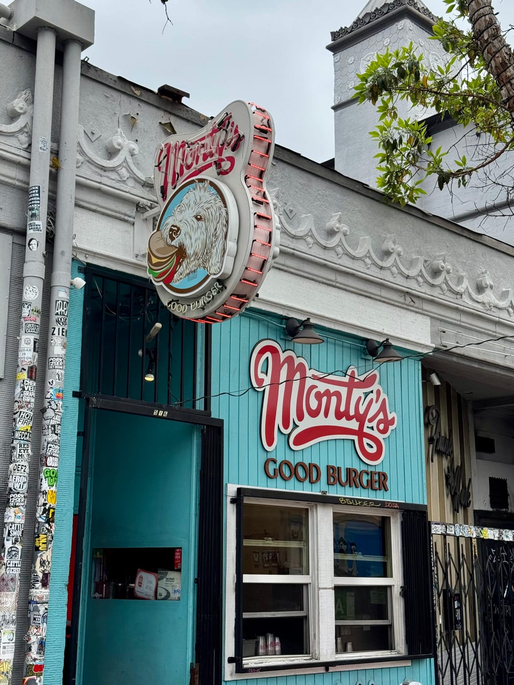 Monty's Good Burger